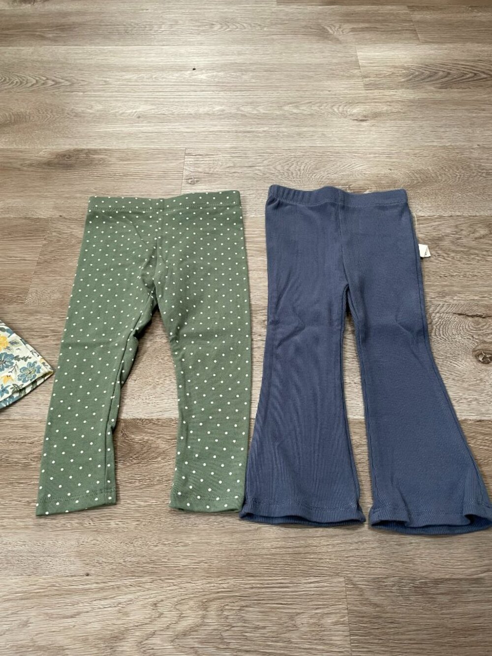 Matching Set Outfit - Picture 4 of 8